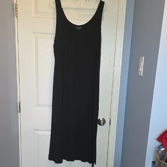 Lord & Taylor | Dresses | Lord Taylor Black Sleeveless Scoop Neck Sheath Maxi  Dress | Poshmark